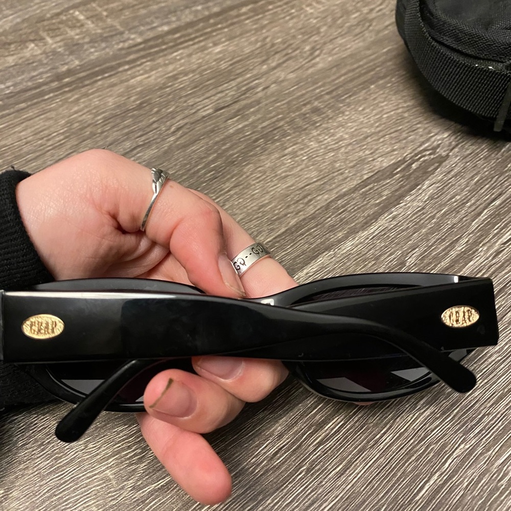 Crap eyewear
